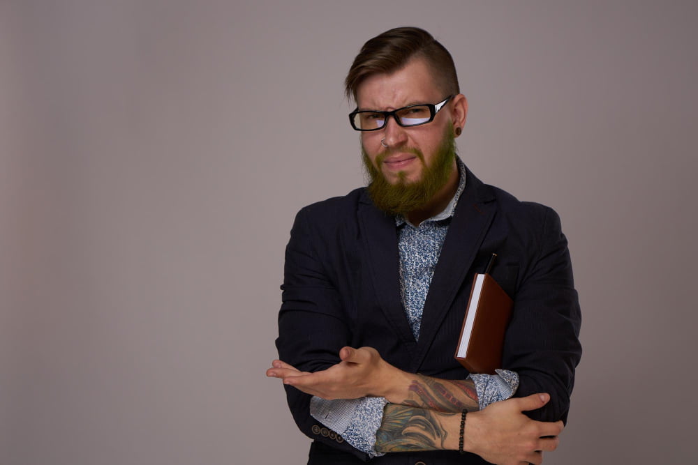 Can lawyers have tattoos?